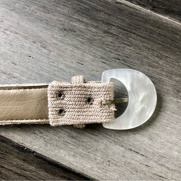 ❤️ LAST DAY Vintage 70s Khaki Knit Belt with Lucite Buckle - Picture 3 of 8